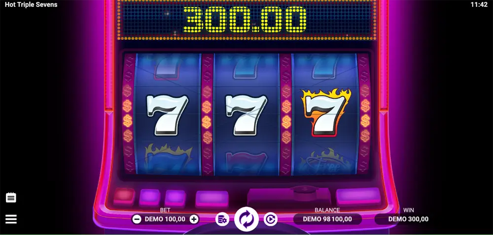 hot triple sevens evoplay